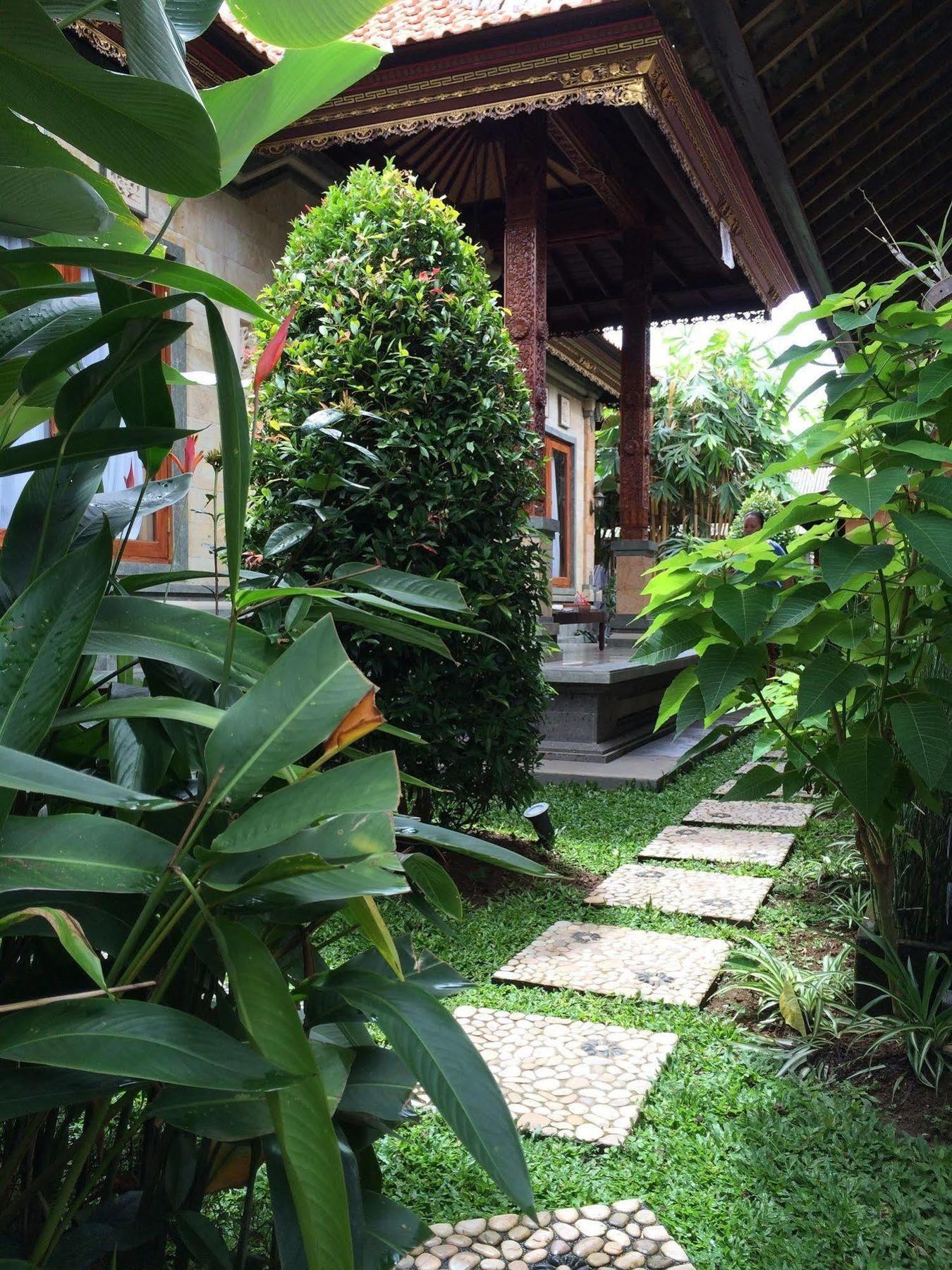 Uma Dewi Guest House Ubud Exterior foto