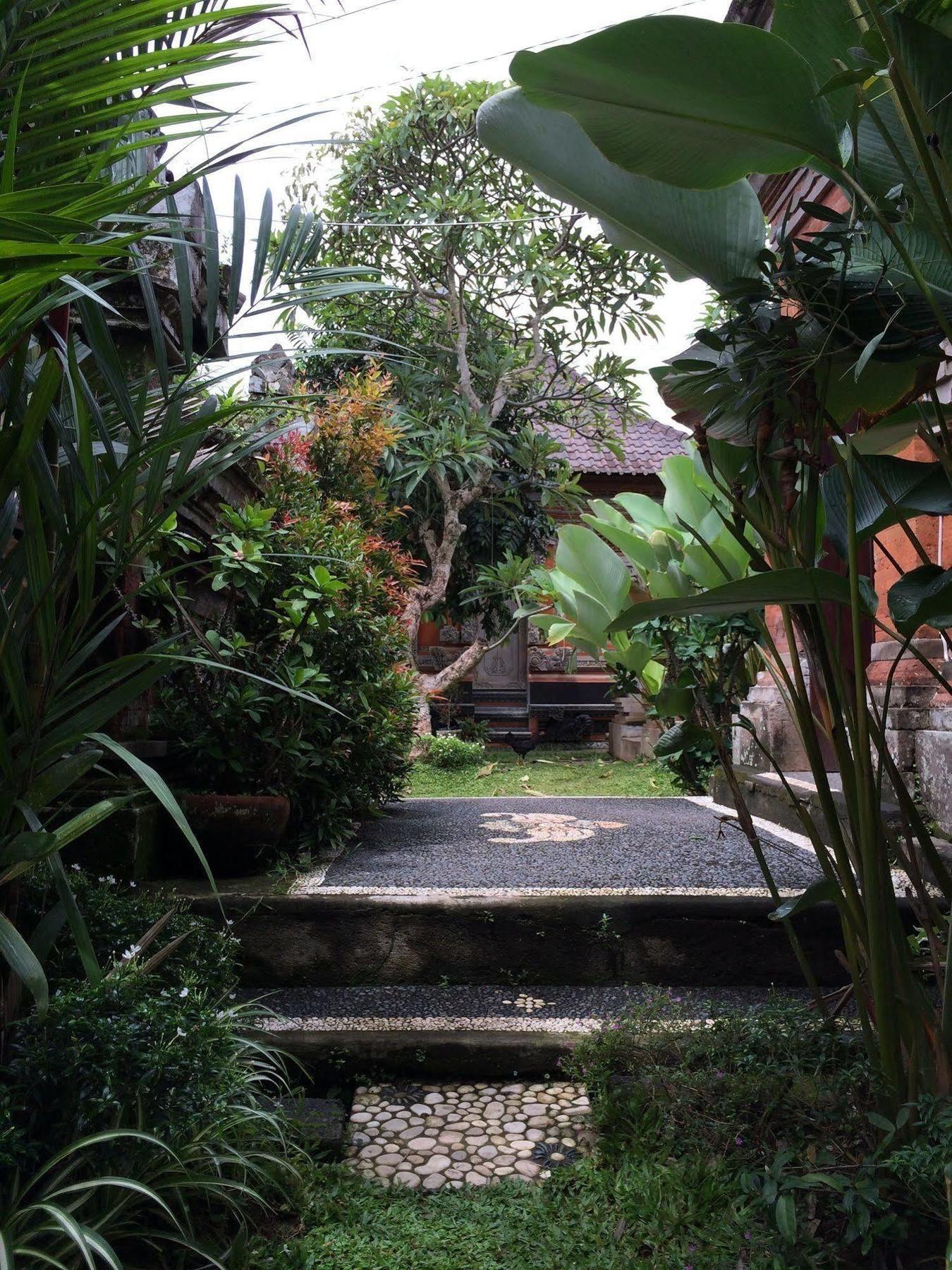 Uma Dewi Guest House Ubud Exterior foto